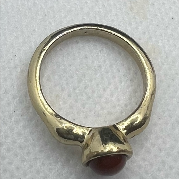 Gold Ring‎ with Red Stone - Picture 2 of 4